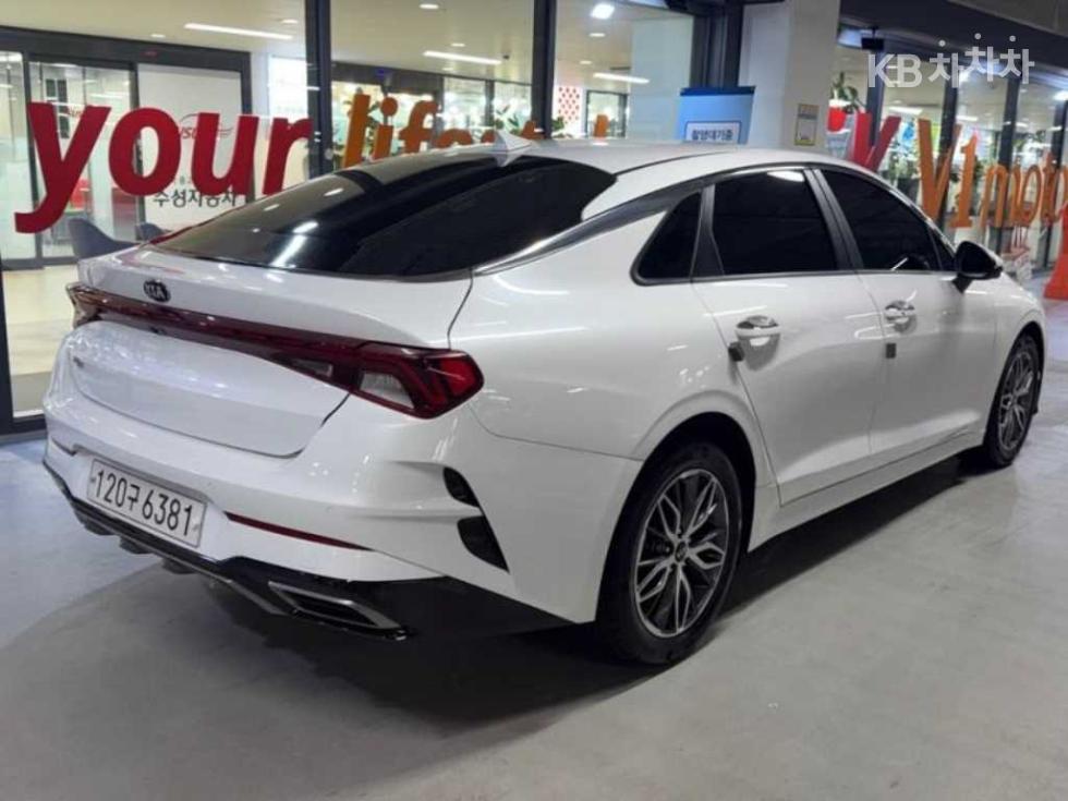 2021 - kia k5