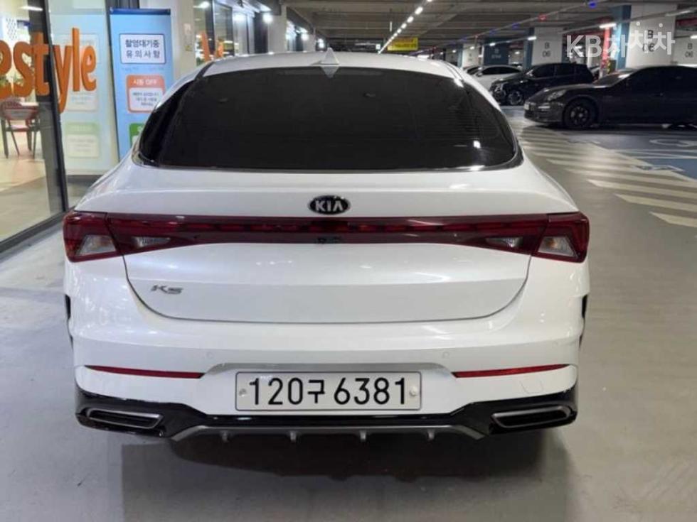 2021 - kia k5