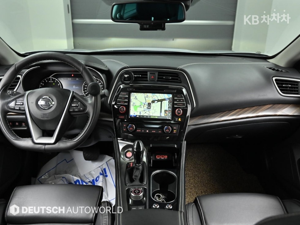 2017 - nissan maxima