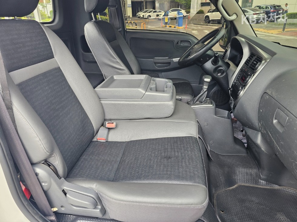 2023 - kia bongo iii