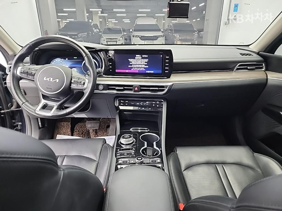 2023 - kia k5