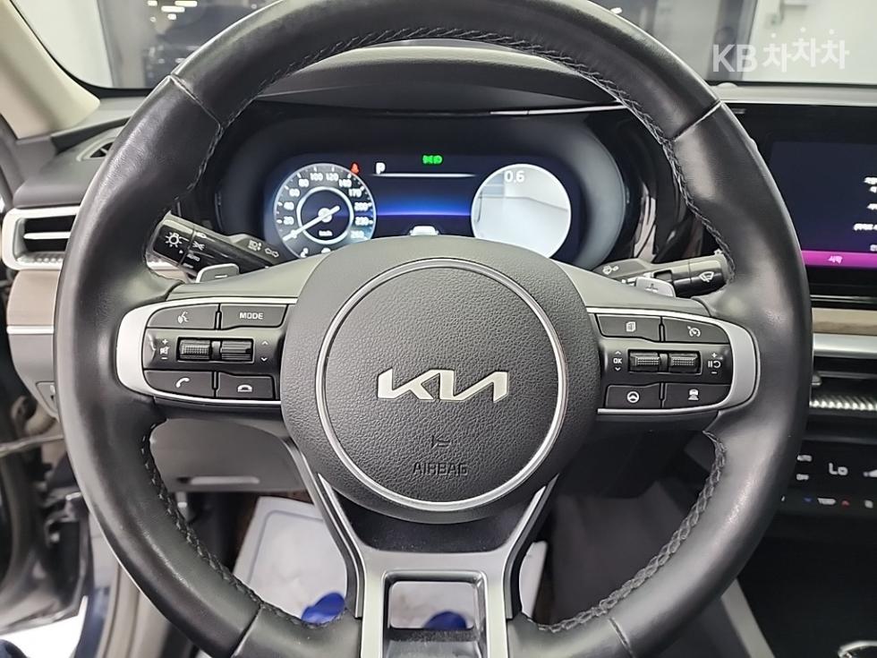 2023 - kia k5