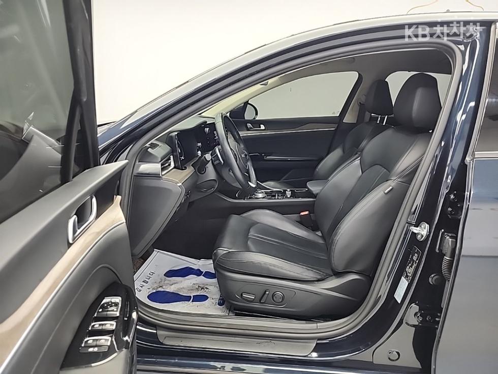 2023 - kia k5