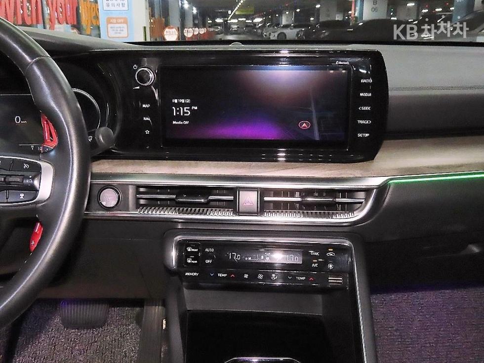2021 - kia k5