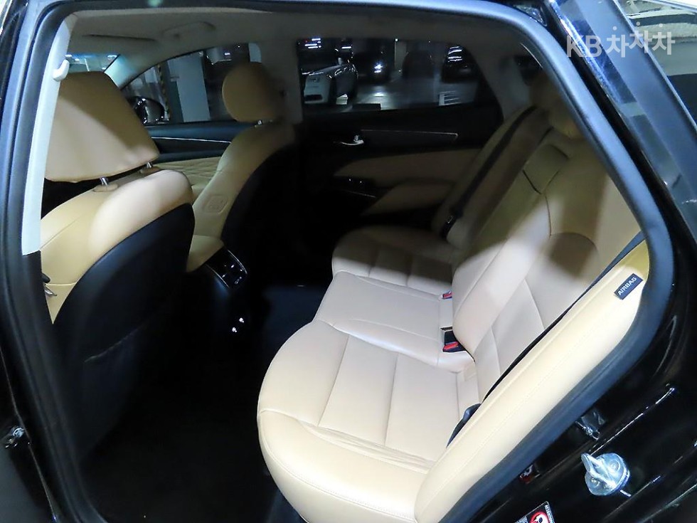 2020 - kia k7