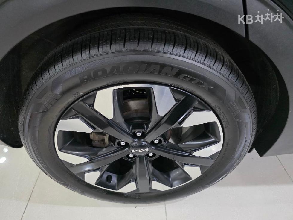 2022 - kia sportage