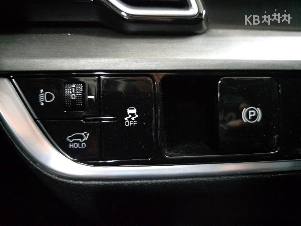 2022 - kia sportage