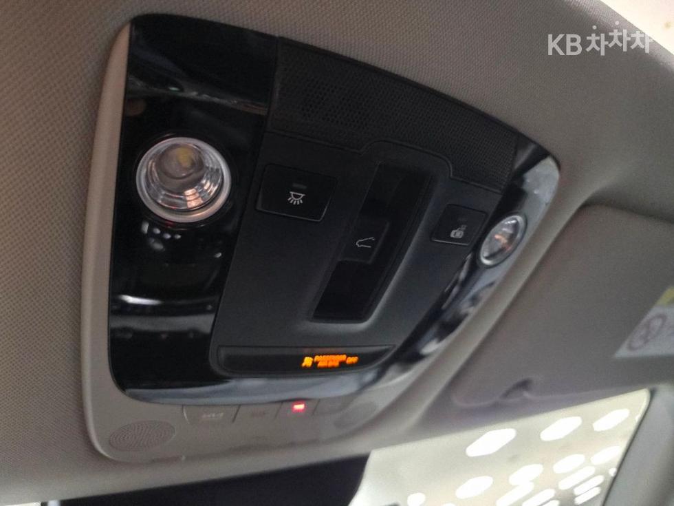 2022 - kia sportage