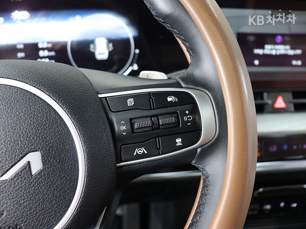 2022 - kia sportage