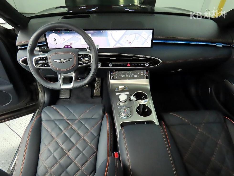 2024 Genesis GV70 photo