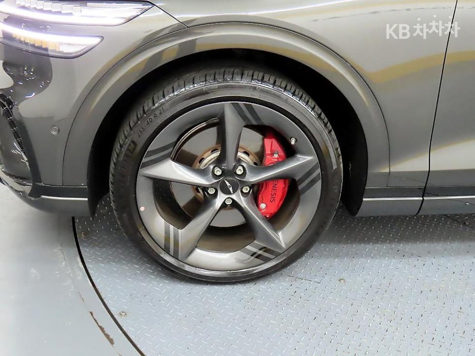 2024 Genesis GV70 photo