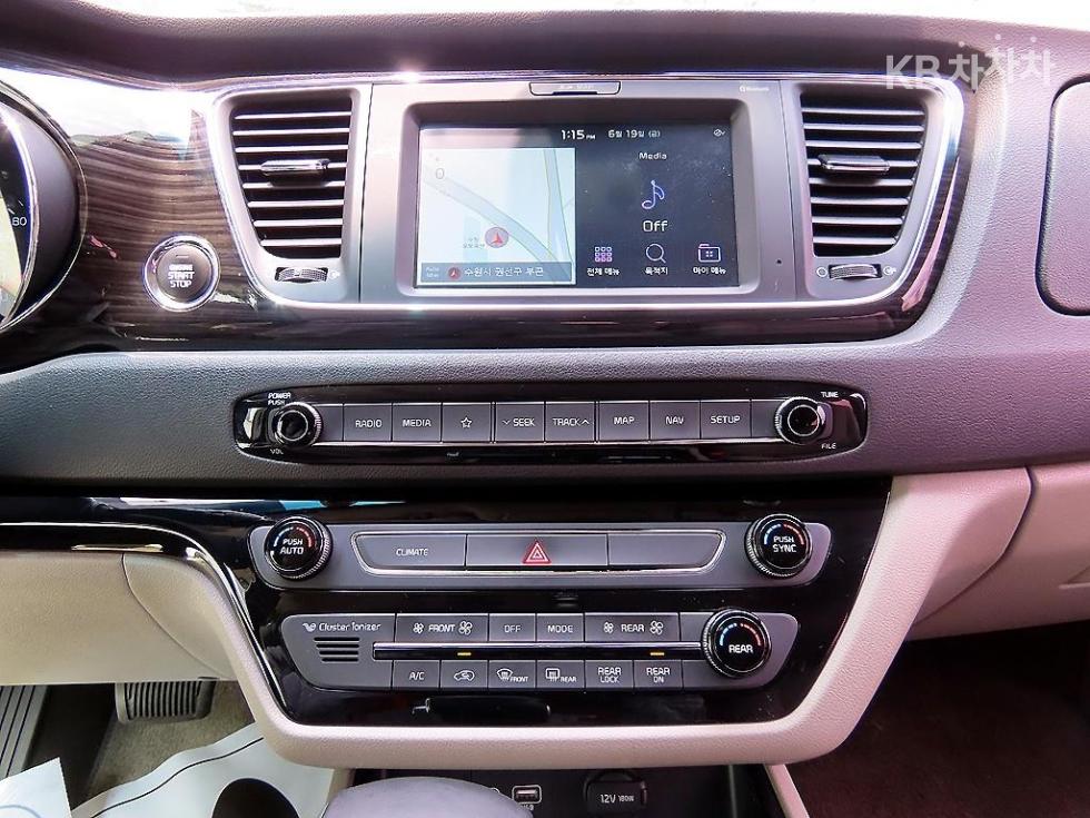 2019 - kia carnival
