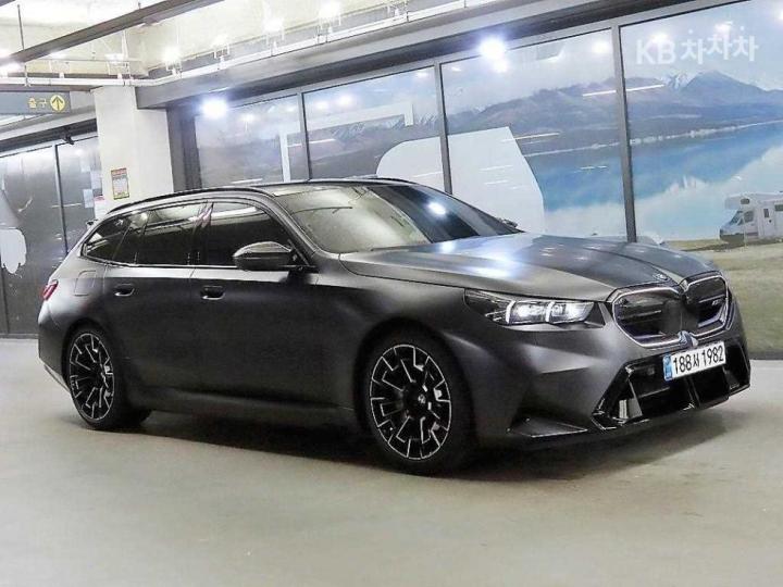 BMW 1M M5 PHEV 투어링 — foto 1