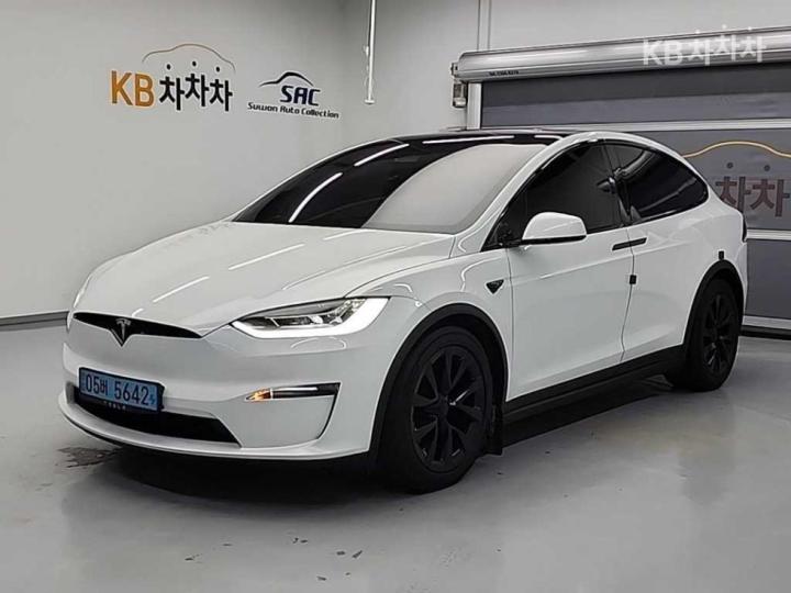 Tesla Model X AWD — foto 1