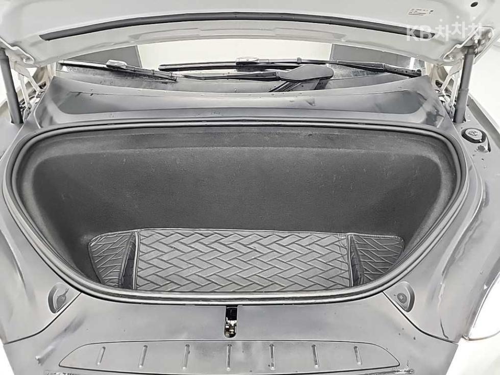 Tesla Model X — miniaturë 5