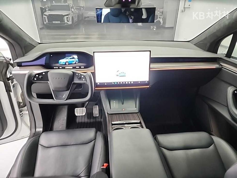 Tesla Model X — miniaturë 7