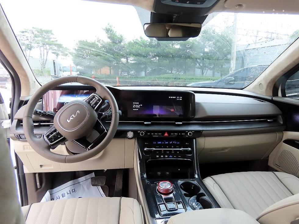 2023 - kia carnival