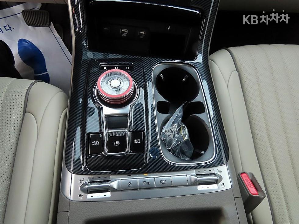 2023 - kia carnival
