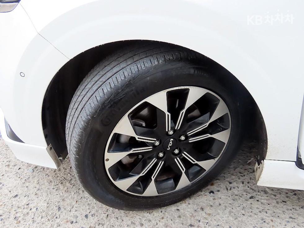 2023 - kia carnival