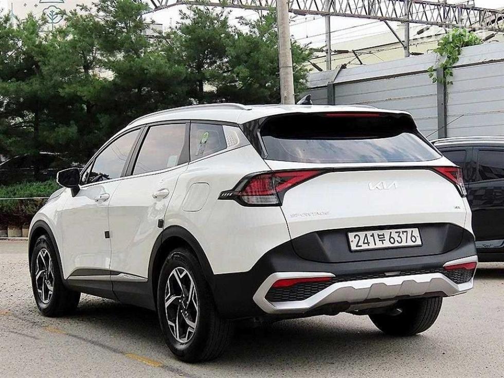 2022 - kia sportage