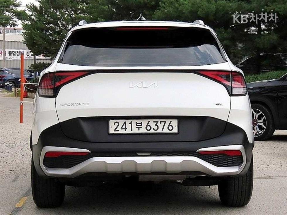 2022 - kia sportage
