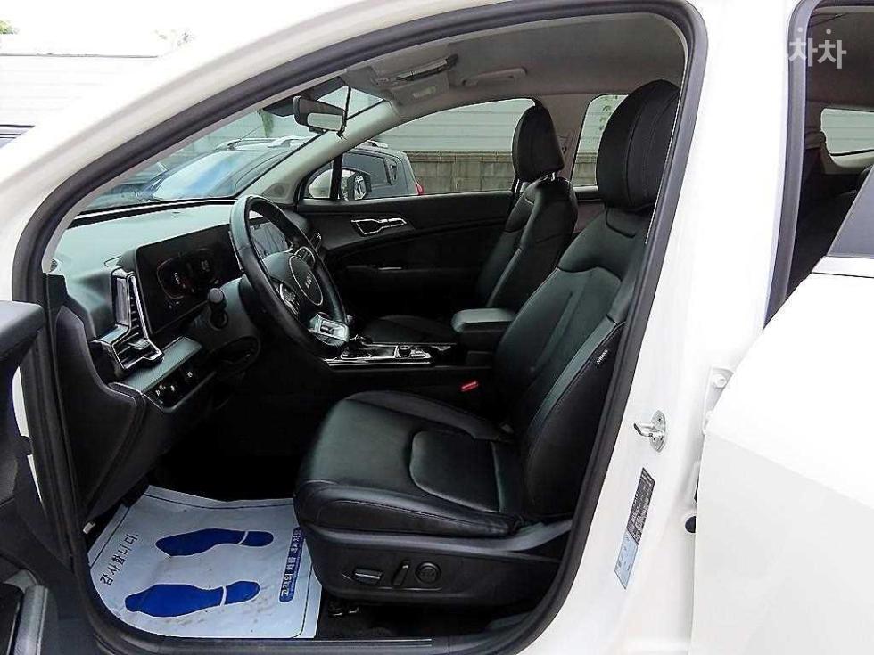2022 - kia sportage