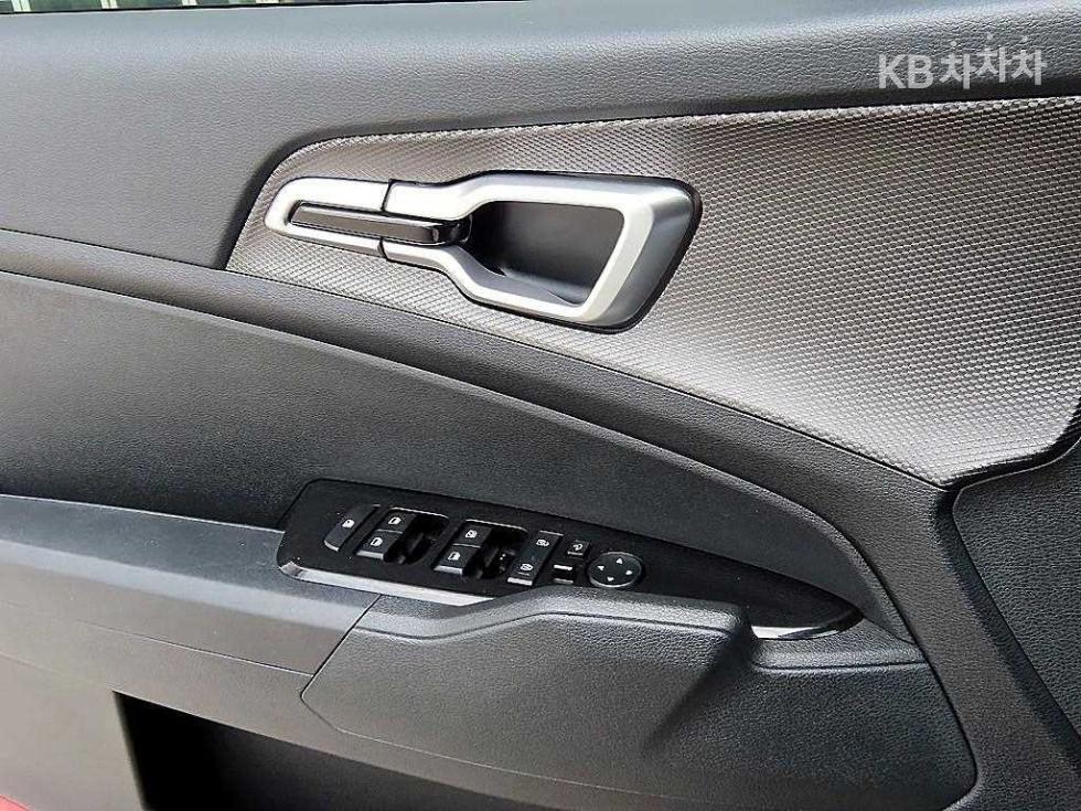 2022 - kia sportage