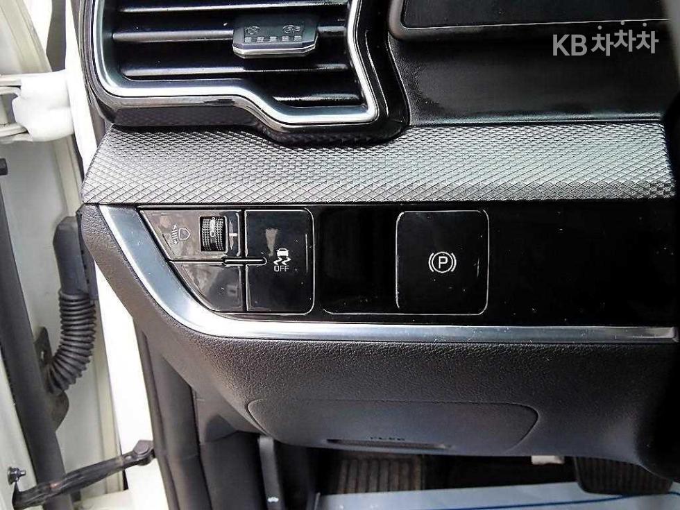 2022 - kia sportage