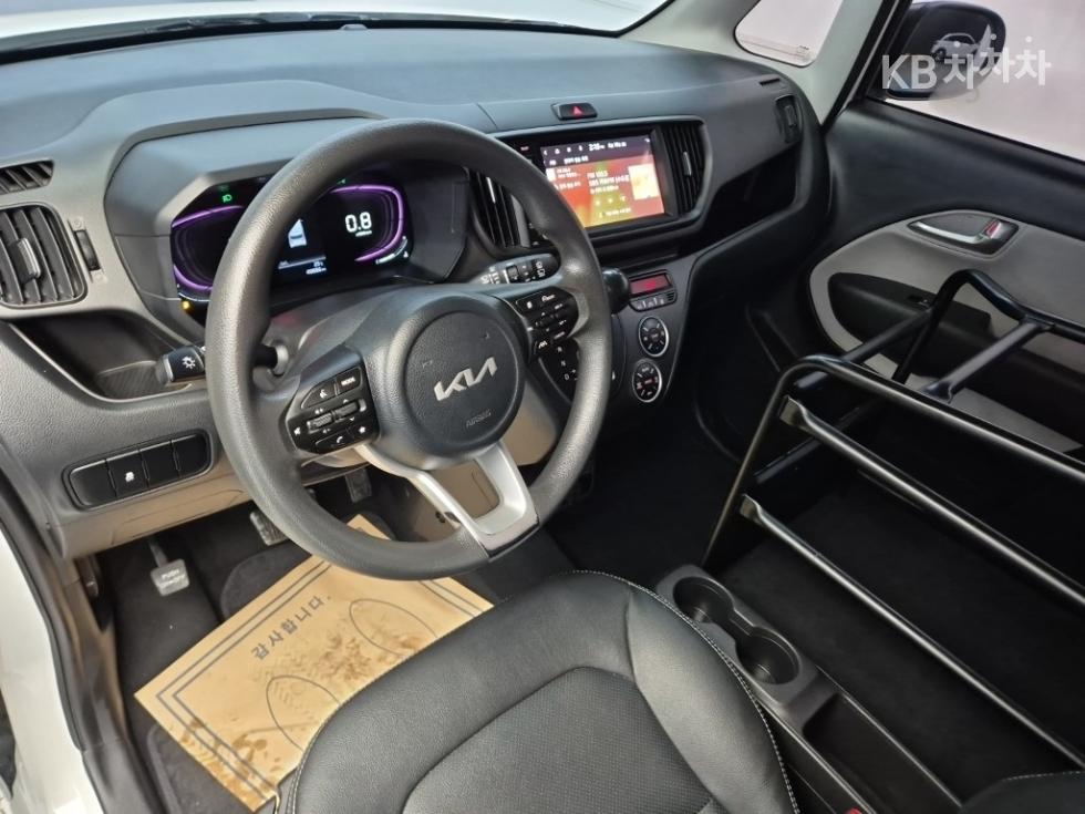 2023 - kia kia