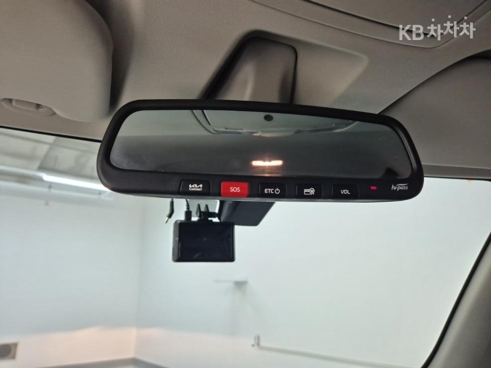 2023 - kia kia