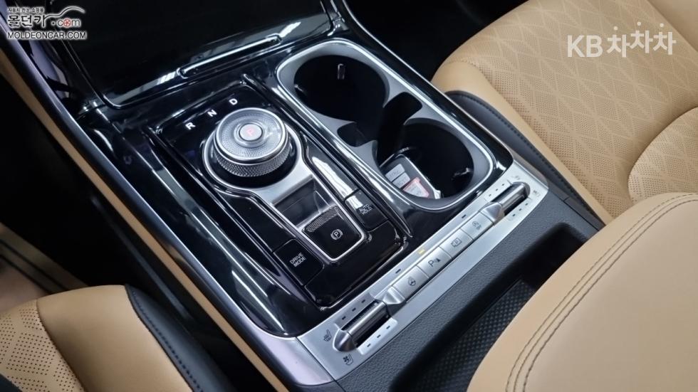2023 - kia carnival