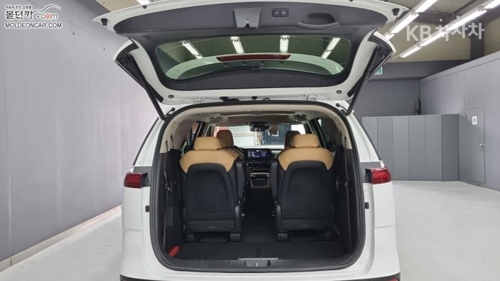 2023 - kia carnival