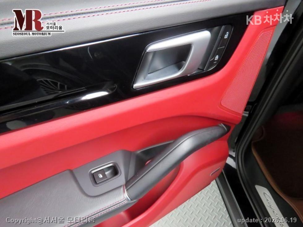 Porsche Cayenne — miniaturë 14