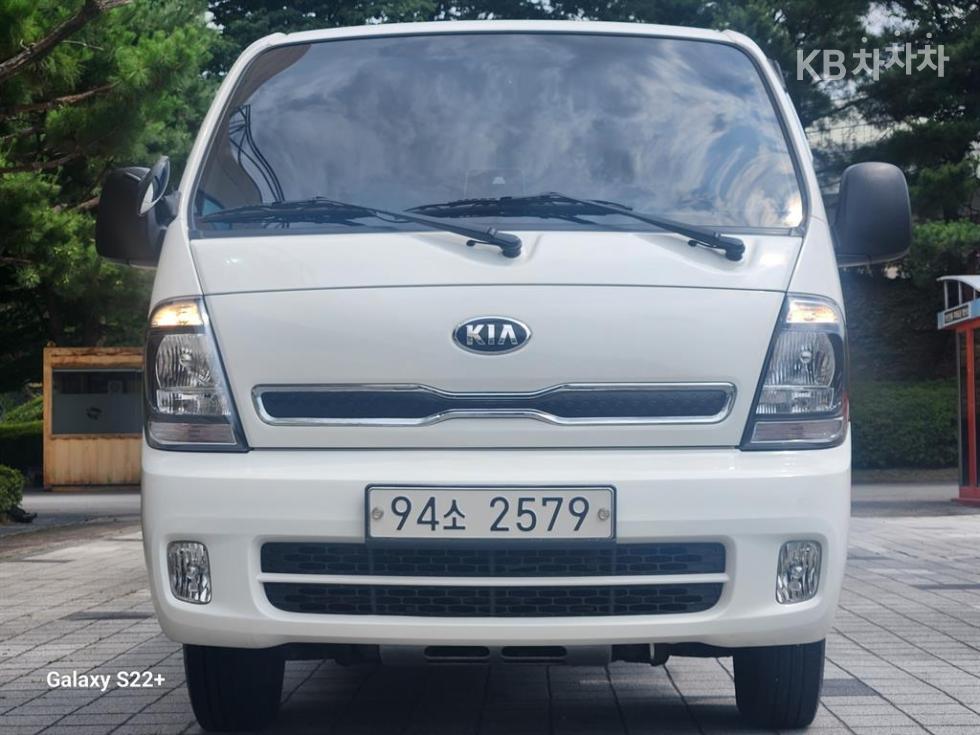 2022 - kia bongo iii