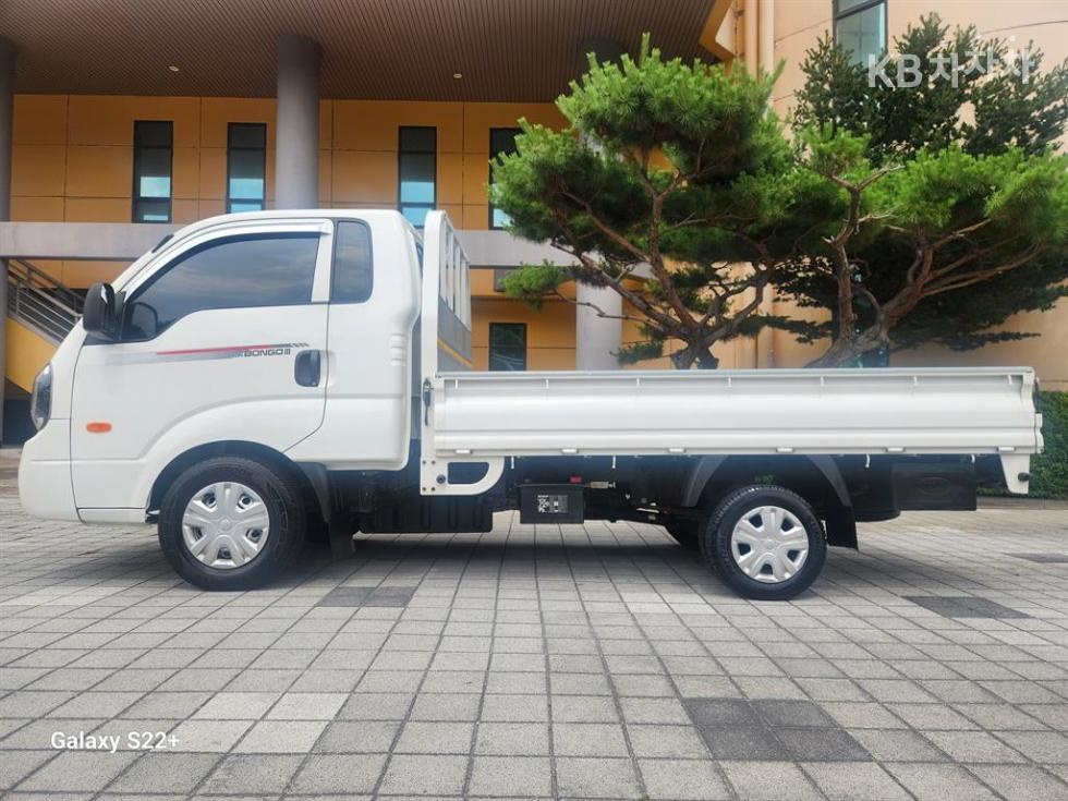 2022 - kia bongo iii