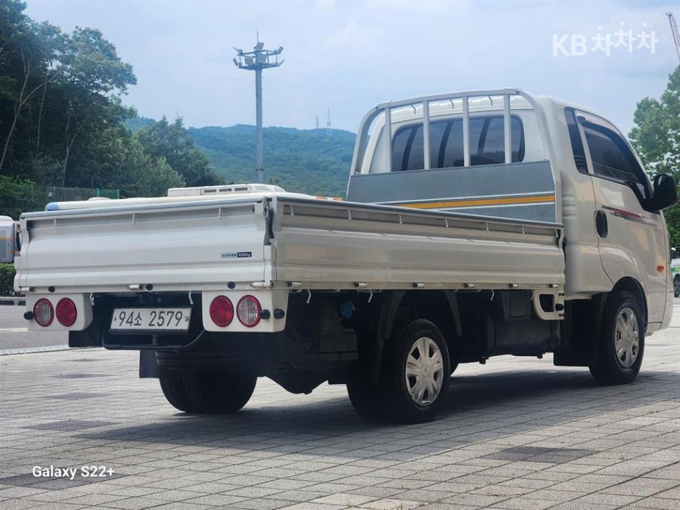 2022 - kia bongo iii