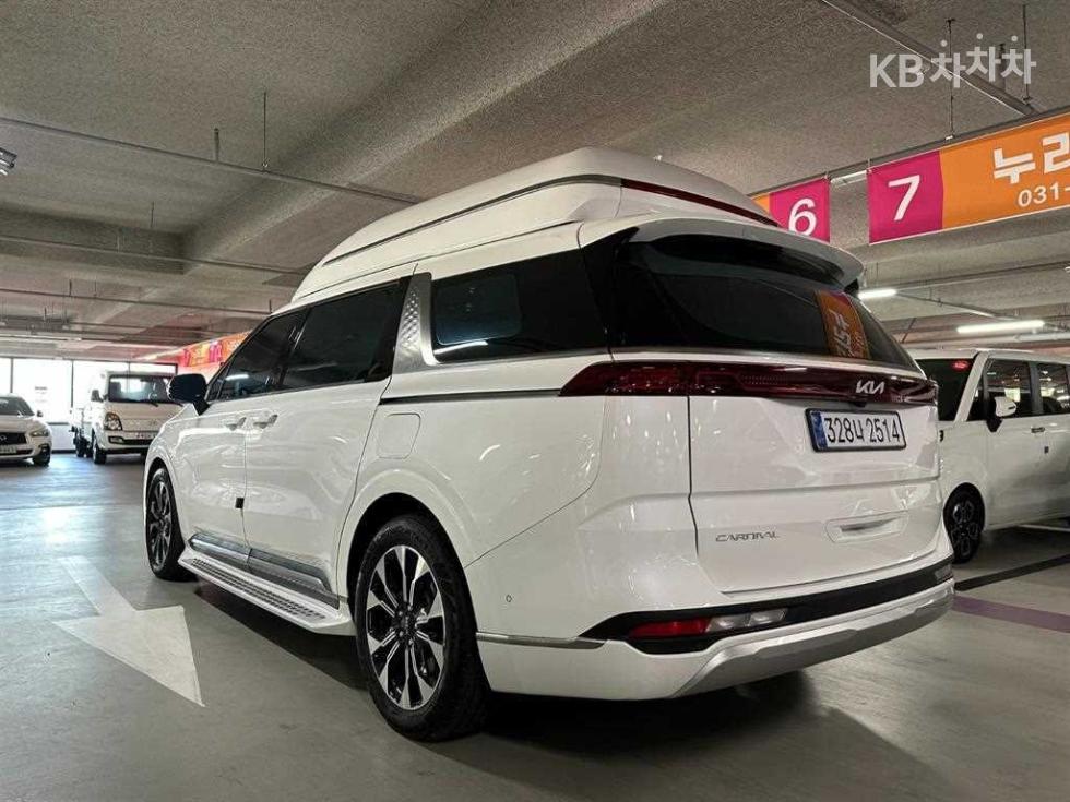 2023 - kia carnival