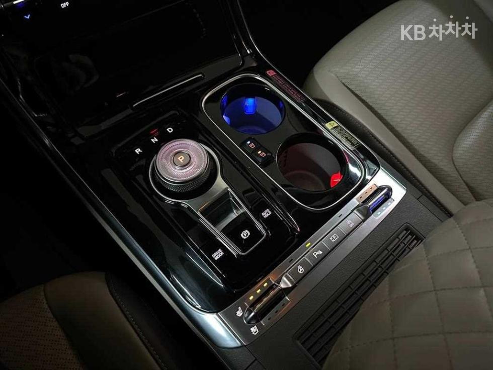 2023 - kia carnival
