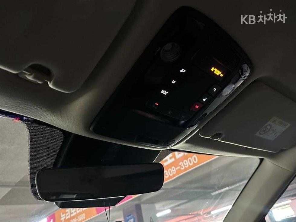 2023 - kia carnival