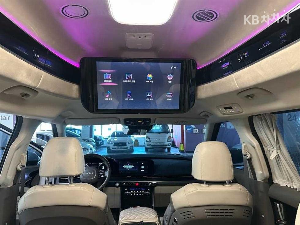 2023 - kia carnival