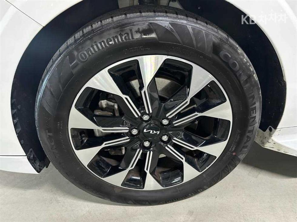2023 - kia carnival