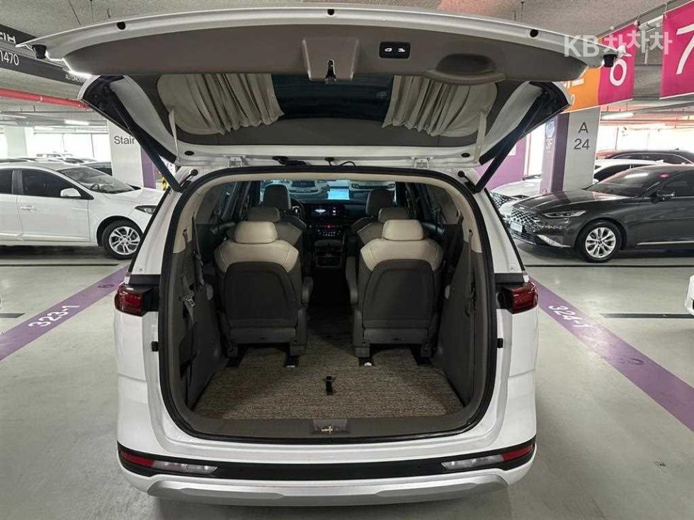 2023 - kia carnival