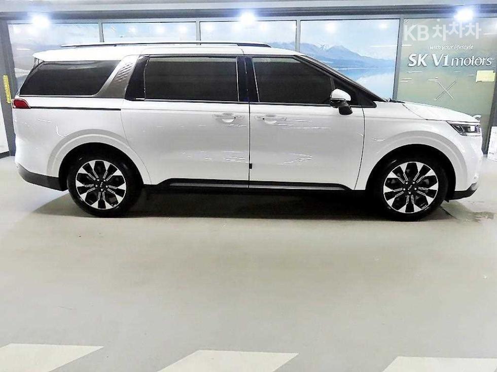 2023 - kia carnival