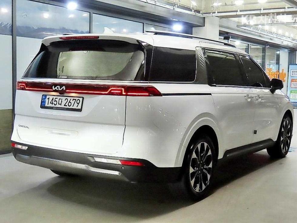 2023 - kia carnival