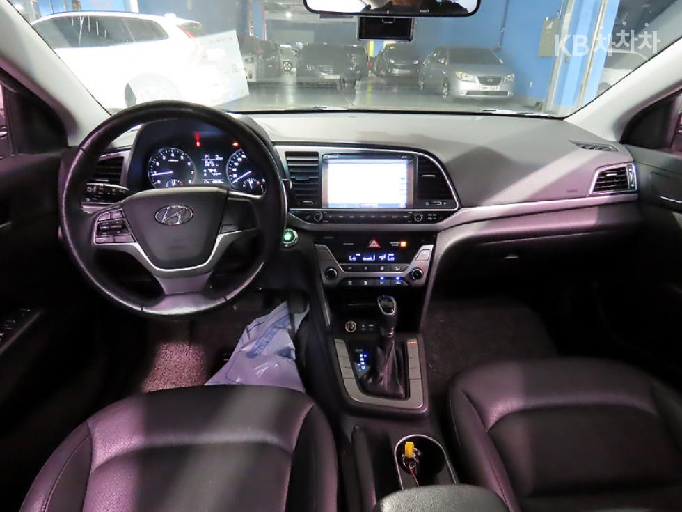 Hyundai Avante — miniaturë 5