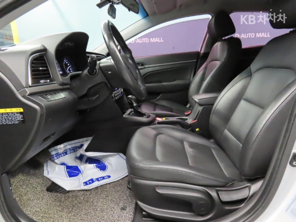 Hyundai Avante — miniaturë 6