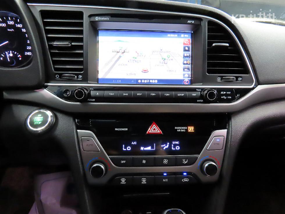 Hyundai Avante — miniaturë 12