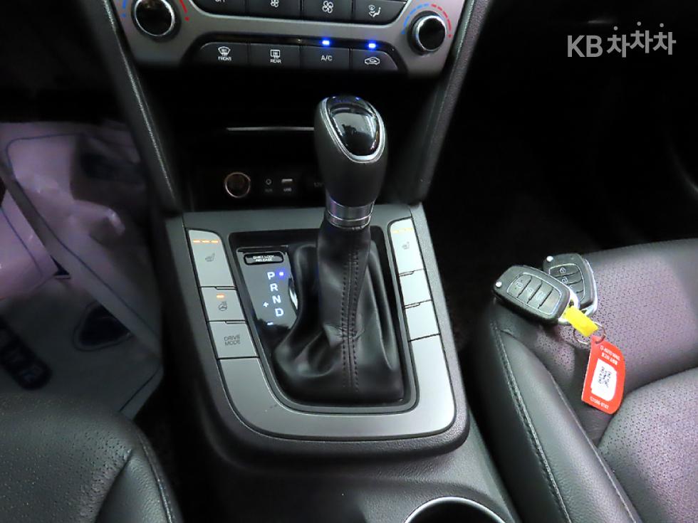 Hyundai Avante — miniaturë 13