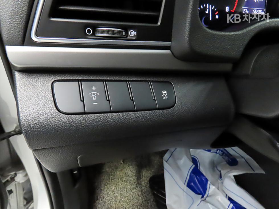 Hyundai Avante — miniaturë 15