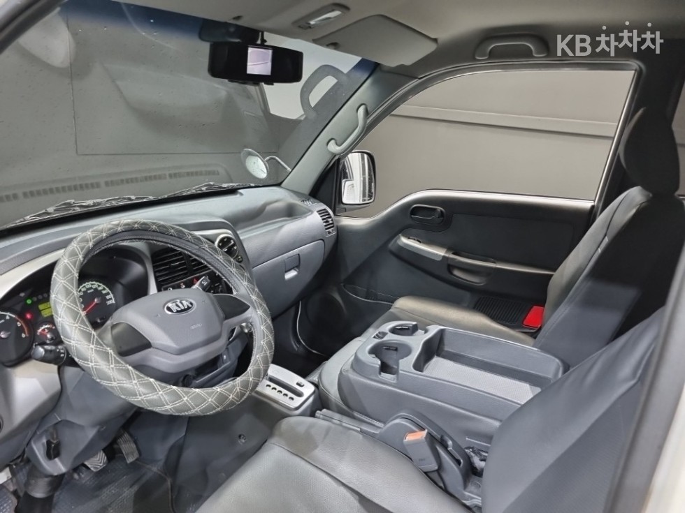 2016 - kia bongo iii